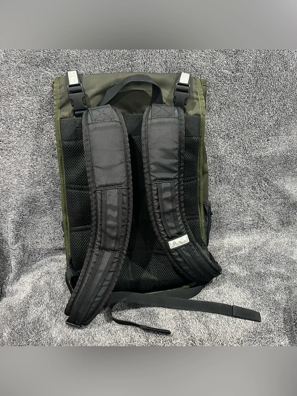 Timbuk2 Grid backpack army green and black colorway